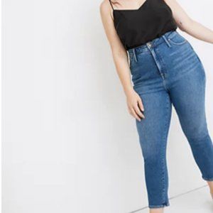 Curvy Stovepipe Jeans in Manchester Wash